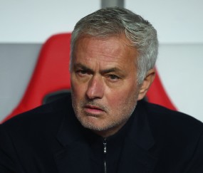 无畏契约石油杯-意媒：穆帅昨日表示有意执教尤文，今天输球后被尤文球迷唱歌嘲讽