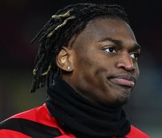 记者：莱奥仍在拜仁引援名单但尚无报价，因为拜仁也没想好该买谁